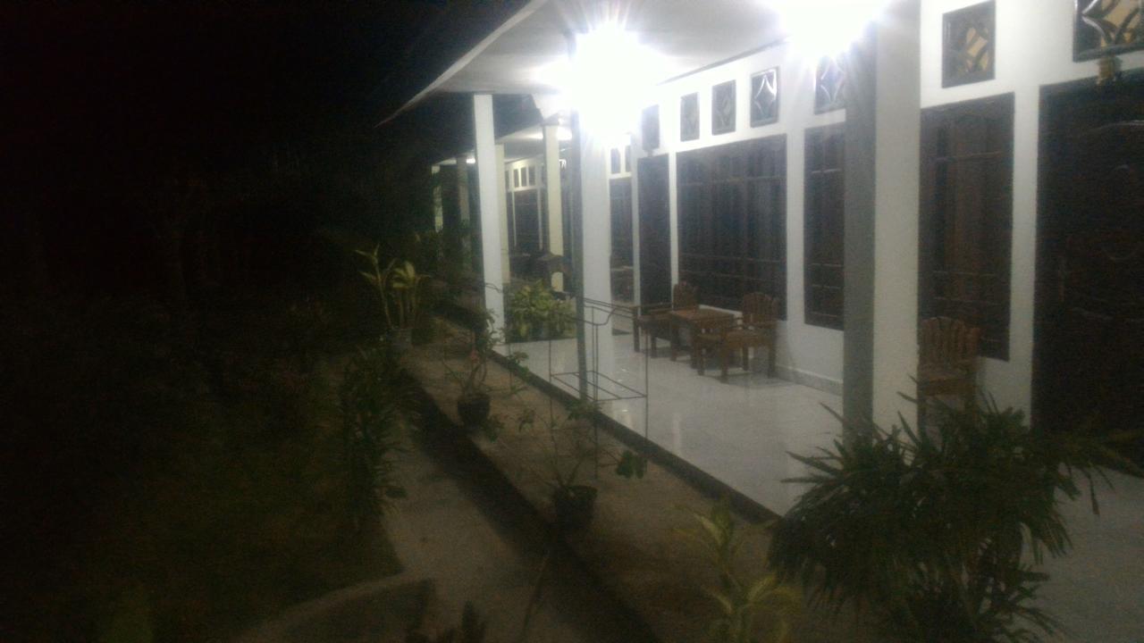 Bintang Wisata Riung Hotel Buitenkant foto