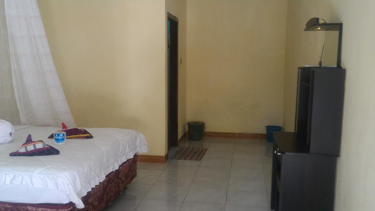Bintang Wisata Riung Hotel Buitenkant foto