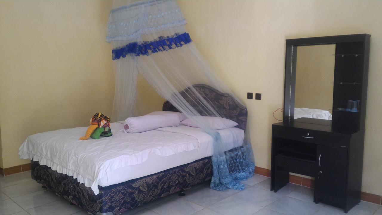 Bintang Wisata Riung Hotel Buitenkant foto