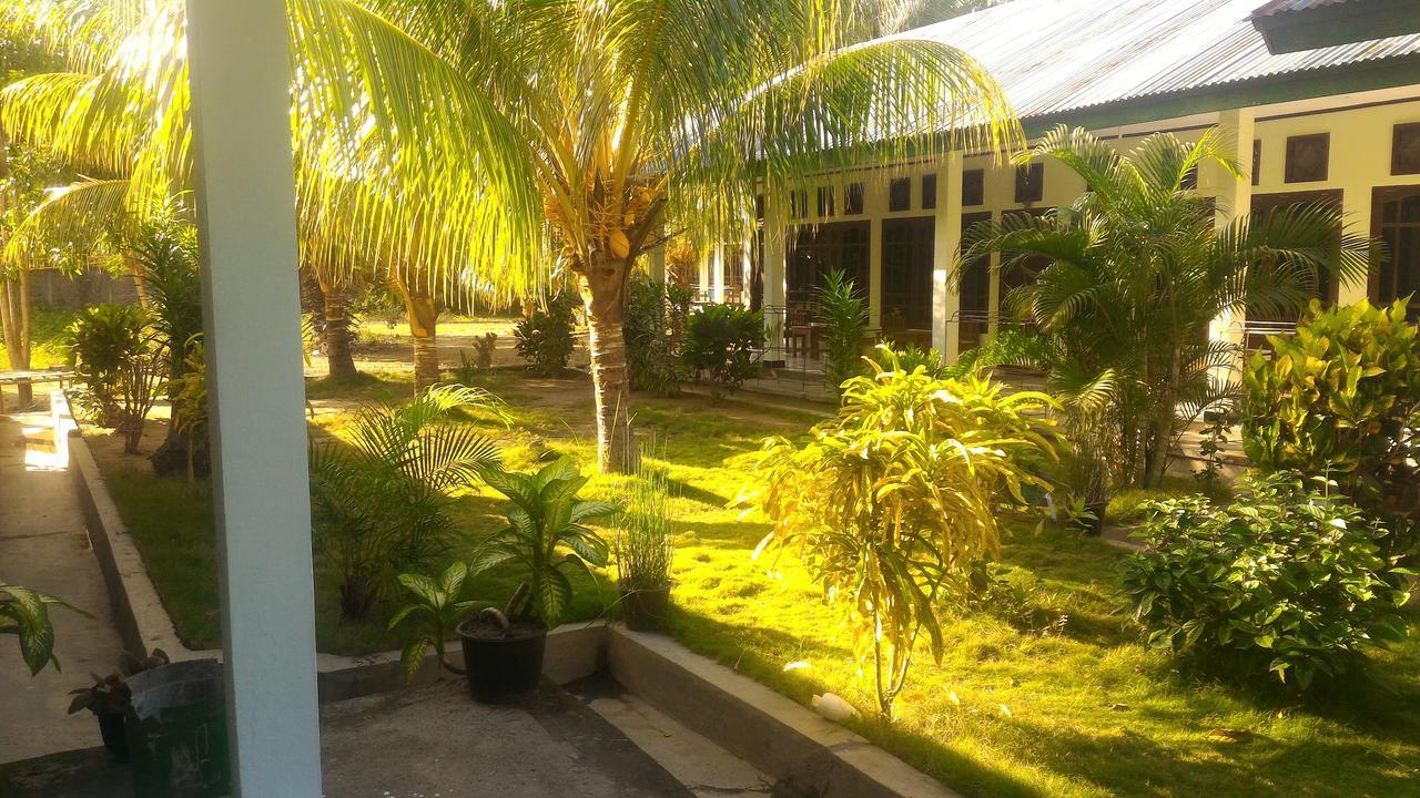 Bintang Wisata Riung Hotel Buitenkant foto