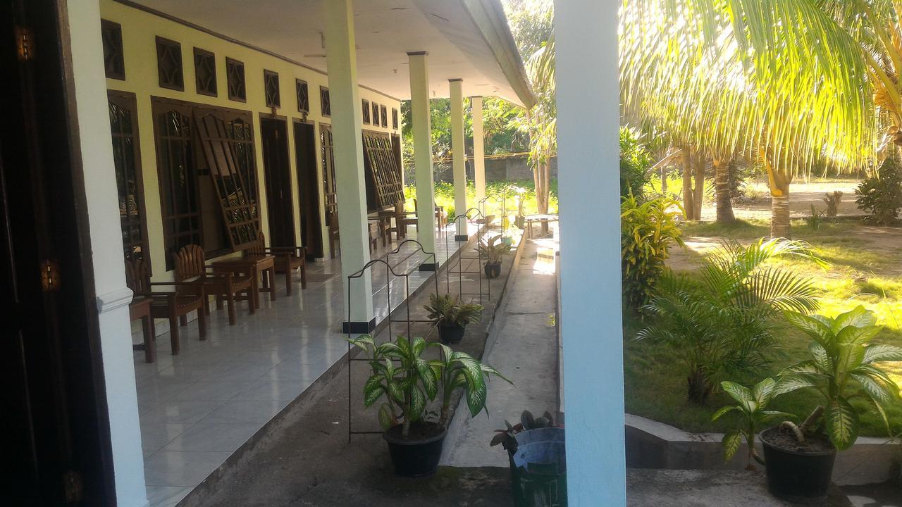 Bintang Wisata Riung Hotel Buitenkant foto